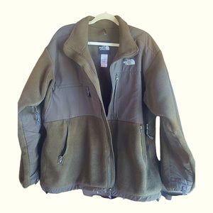 Men XL NorthFace Jacket. Dark Army Green, great condition